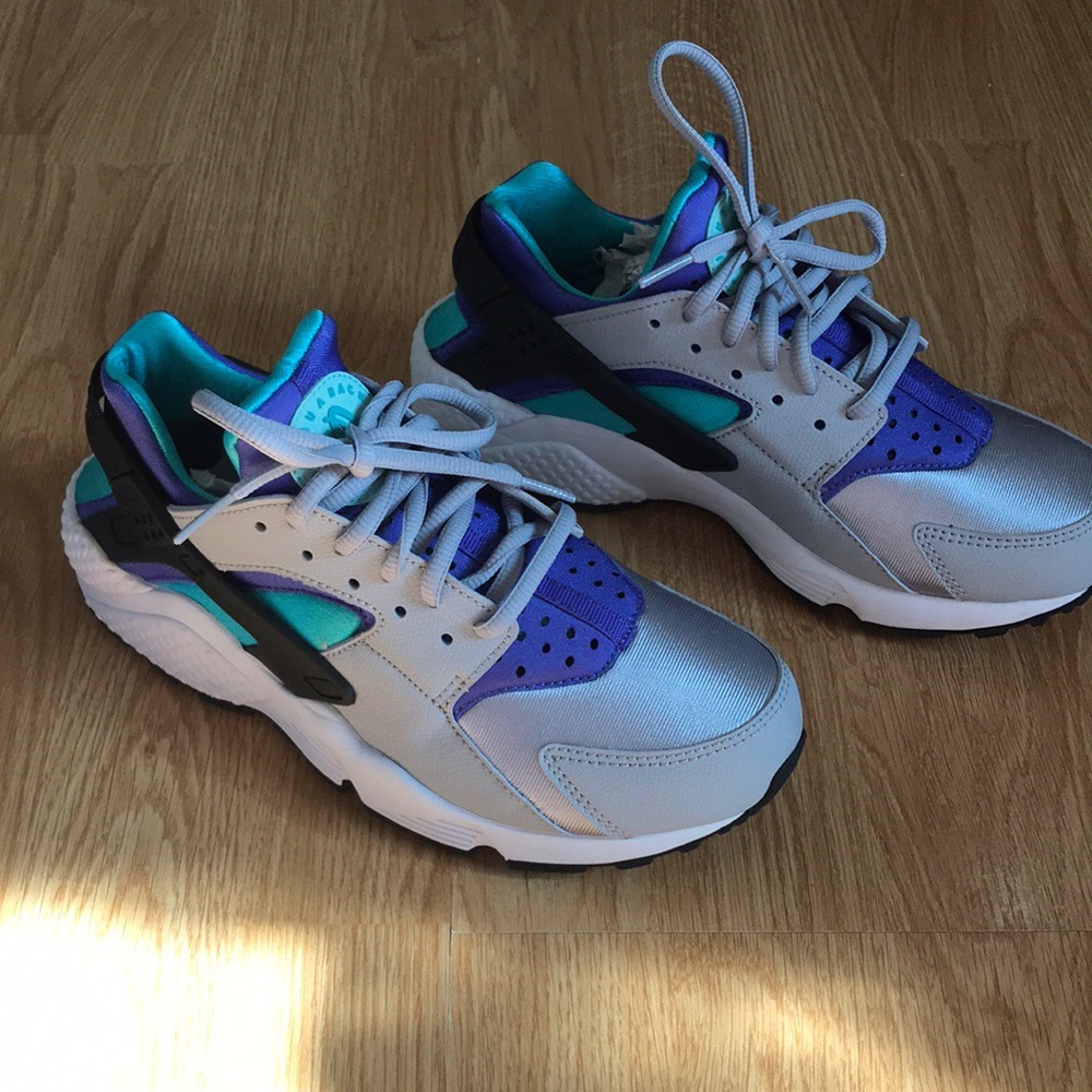 Nike huarache women’s sneaker